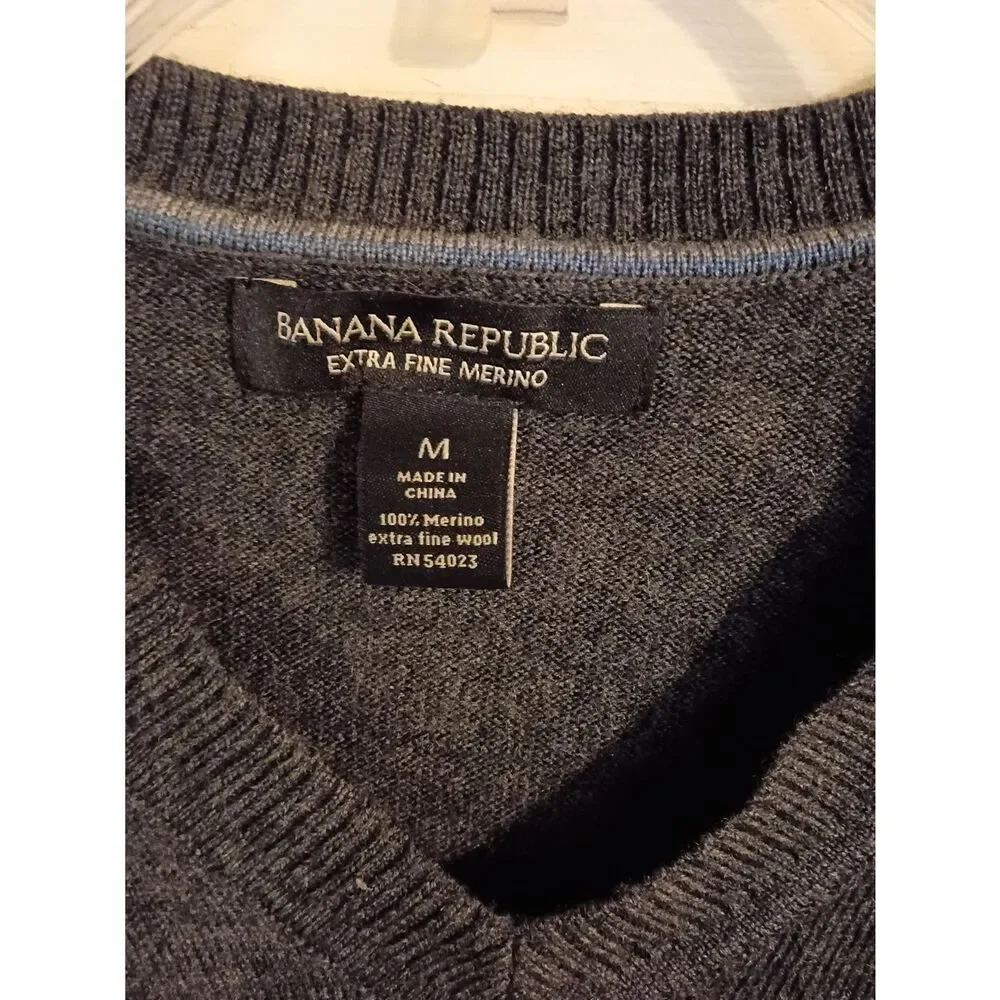 Banana Republic Men's V-Neck Sweater - Dark Gray